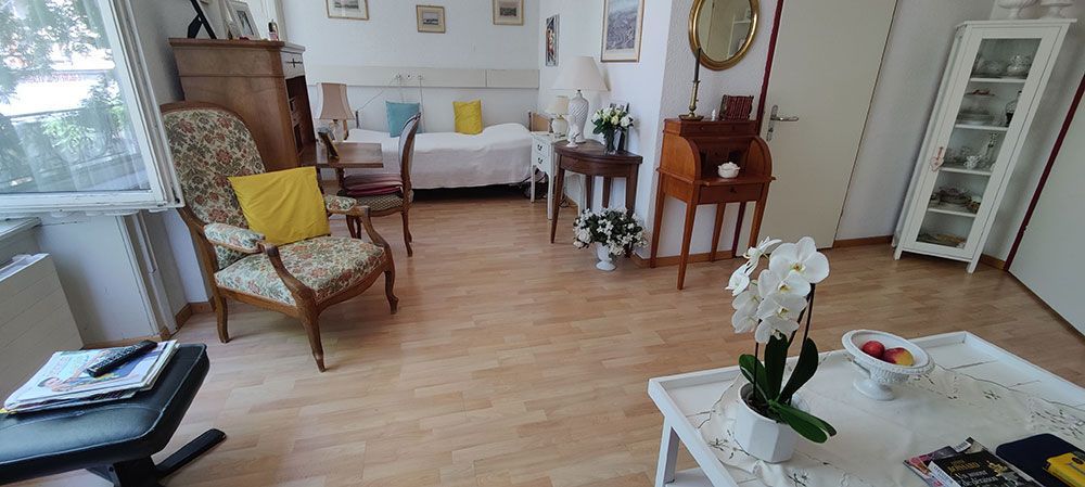 Zimmer Beispiel mit freundlicher Einrichtung
